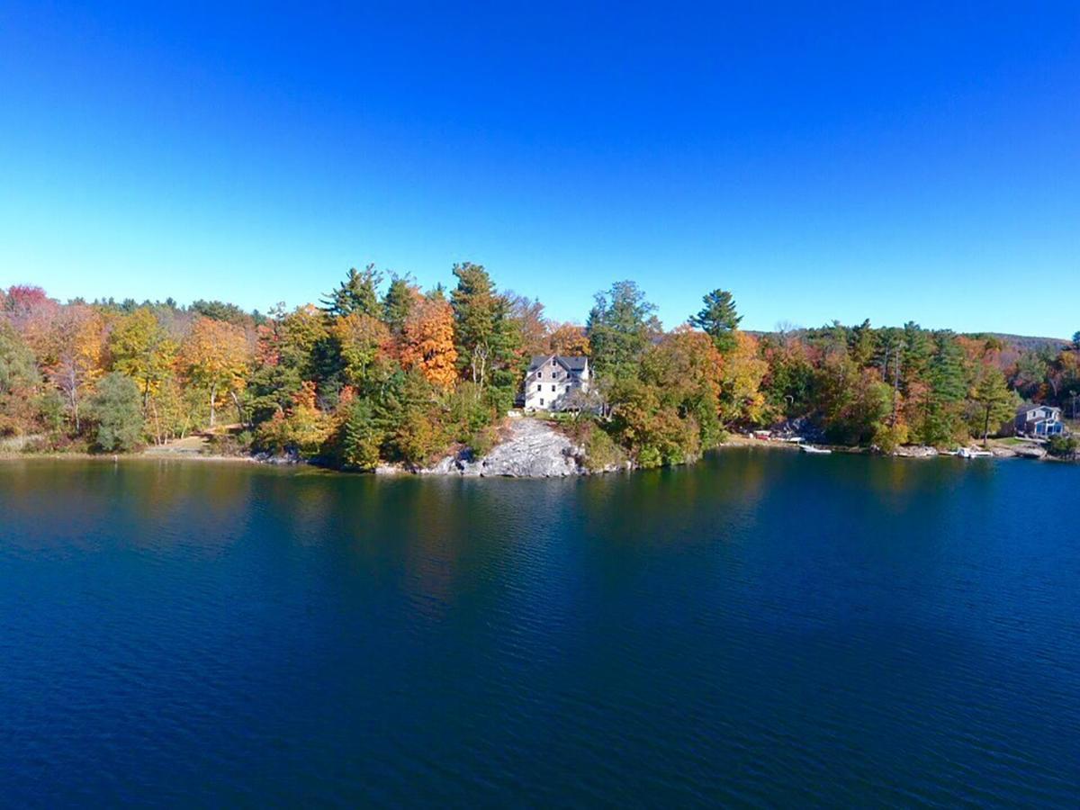 Lakehouse Inn Lee Eksteriør bilde